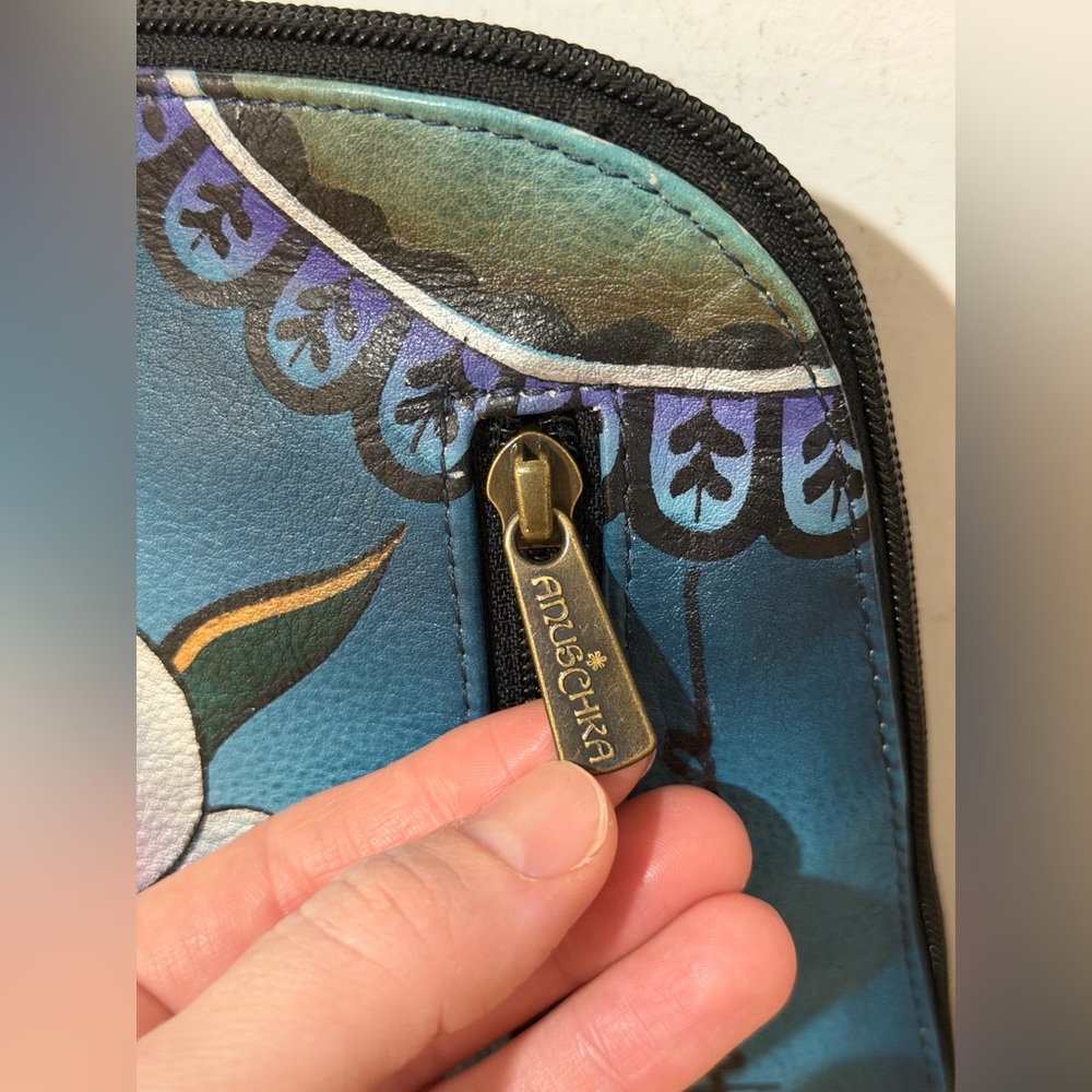 Anna by Anuschka Small Multi Compartment Zip-Arou… - image 5